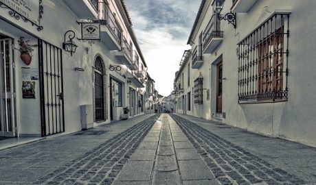 Una calle de un pueblo andaluz